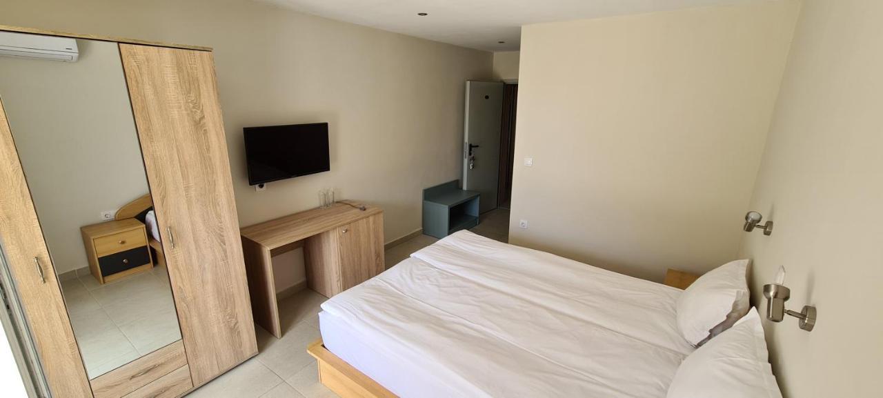 Hotel семеен сирена *